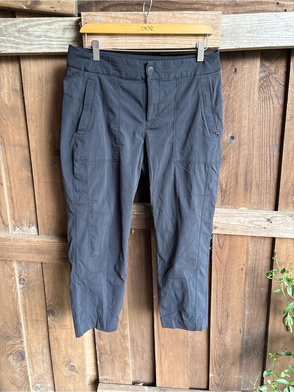 Athleta Black Trekkie Cropped Gorpcore Hiking Pants